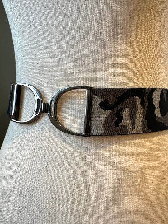 KMA Equestrian Elastic Black Camo Elastic Belt with Carbon Luxe Stirrup Buckle 1